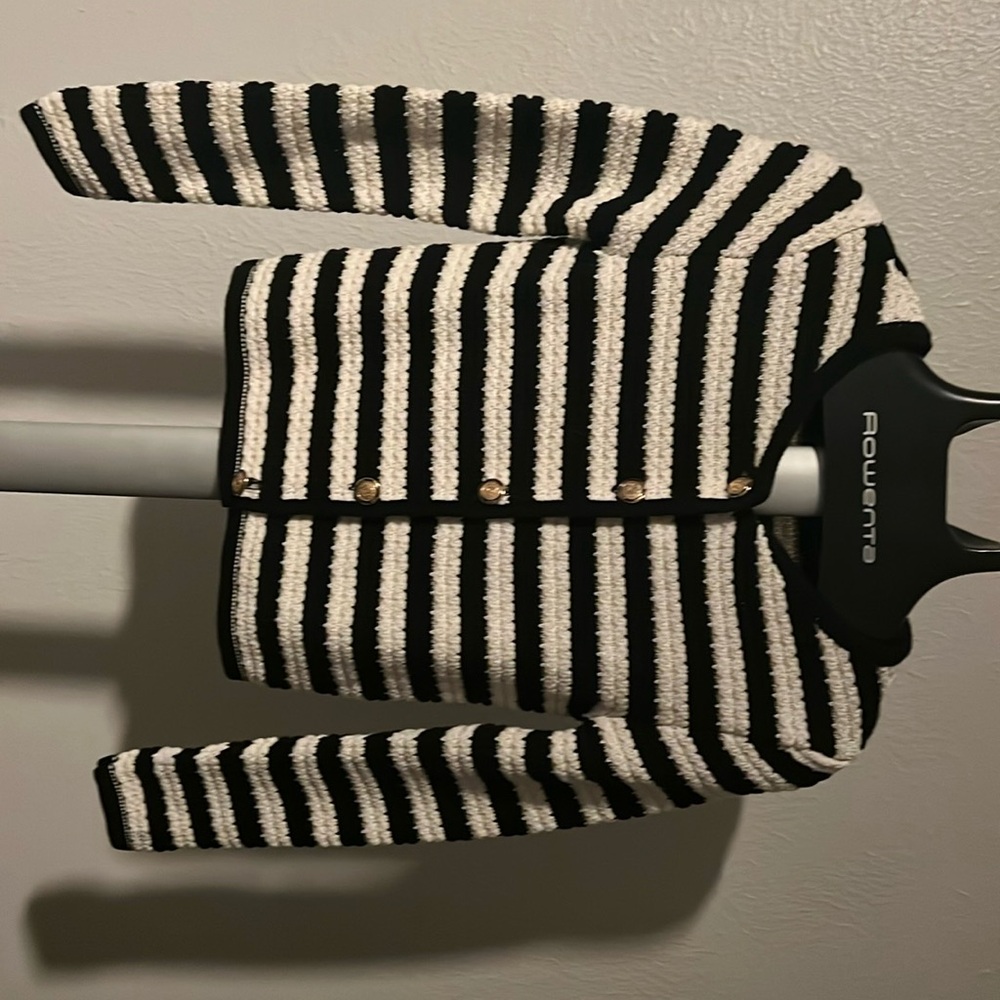 Mango navy blueue and white sweater. Fits small